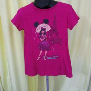 Disney T-shirt Girl holding Umbrella Size Large